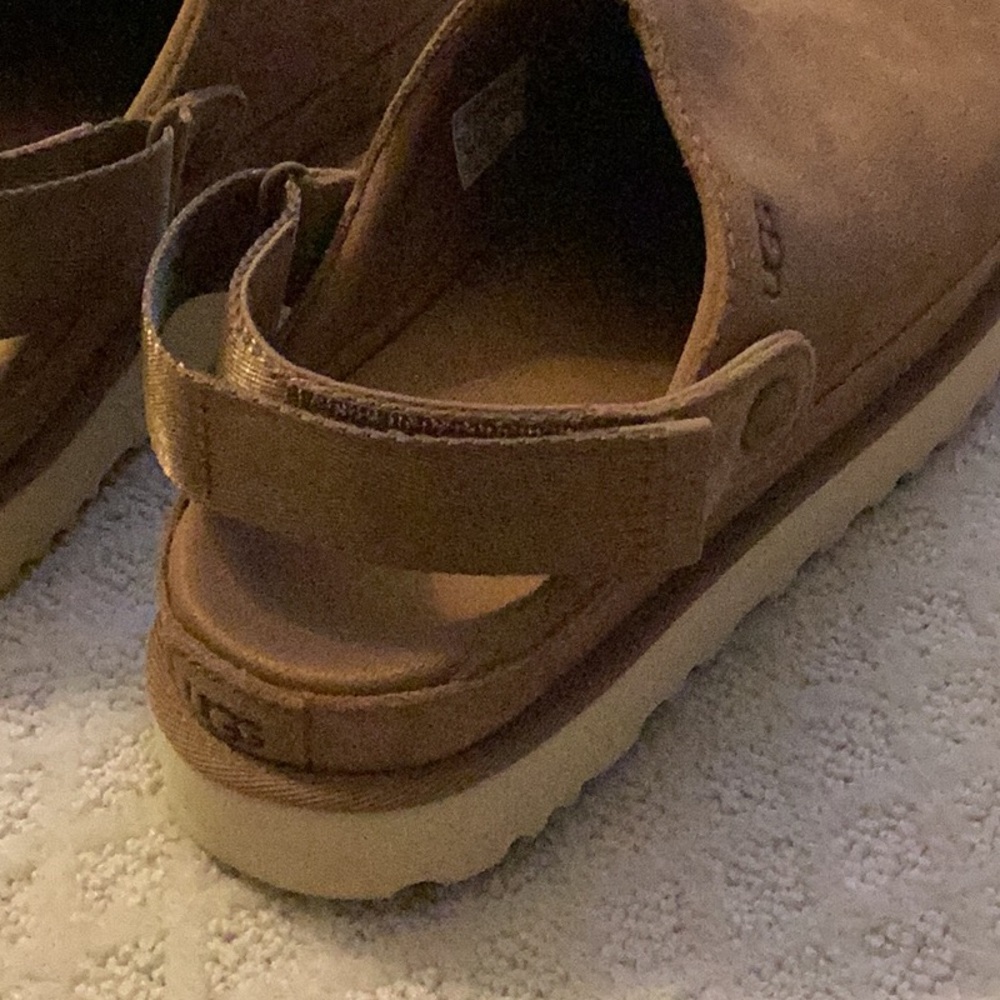 💥SALE💥 NWT UGG Goldenstar Suede Clogs, 10 - Picture 9 of 15